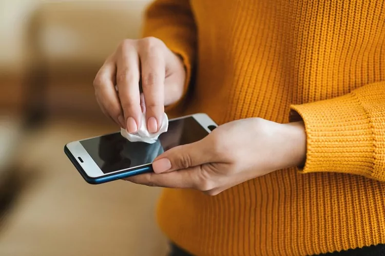 تمیز نگه داشتن آیفون