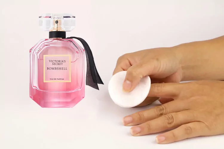 پاک کردن لاک با عطر