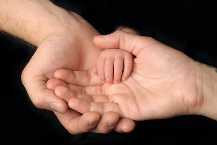 عکاسی با نوزاد بینی به بینی