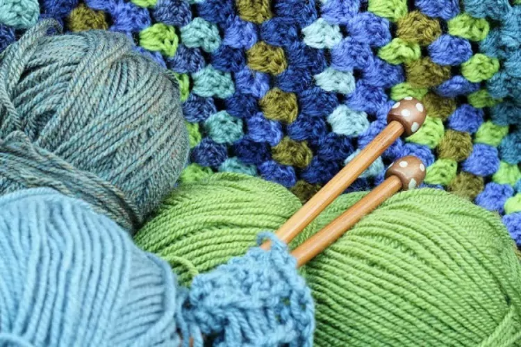فواید قلاب بافی چیست