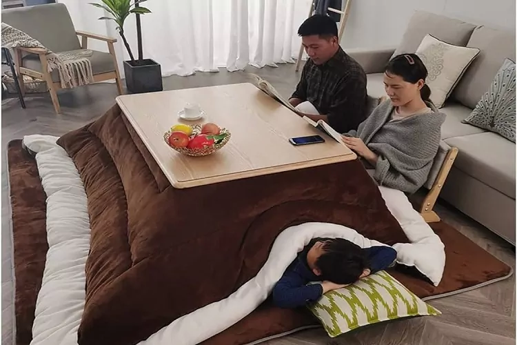 نسخه‌های خارجی کرسی در ژاپن و اسپانیا